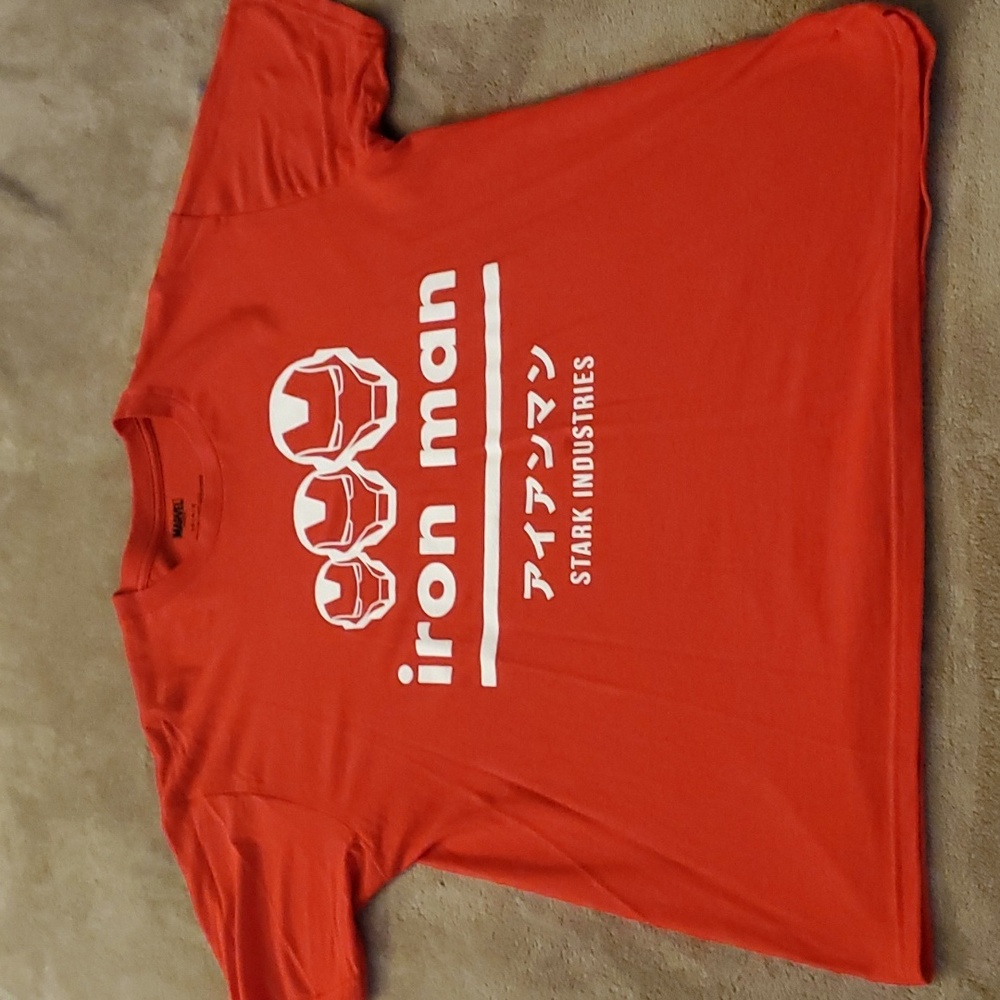 Graphic T